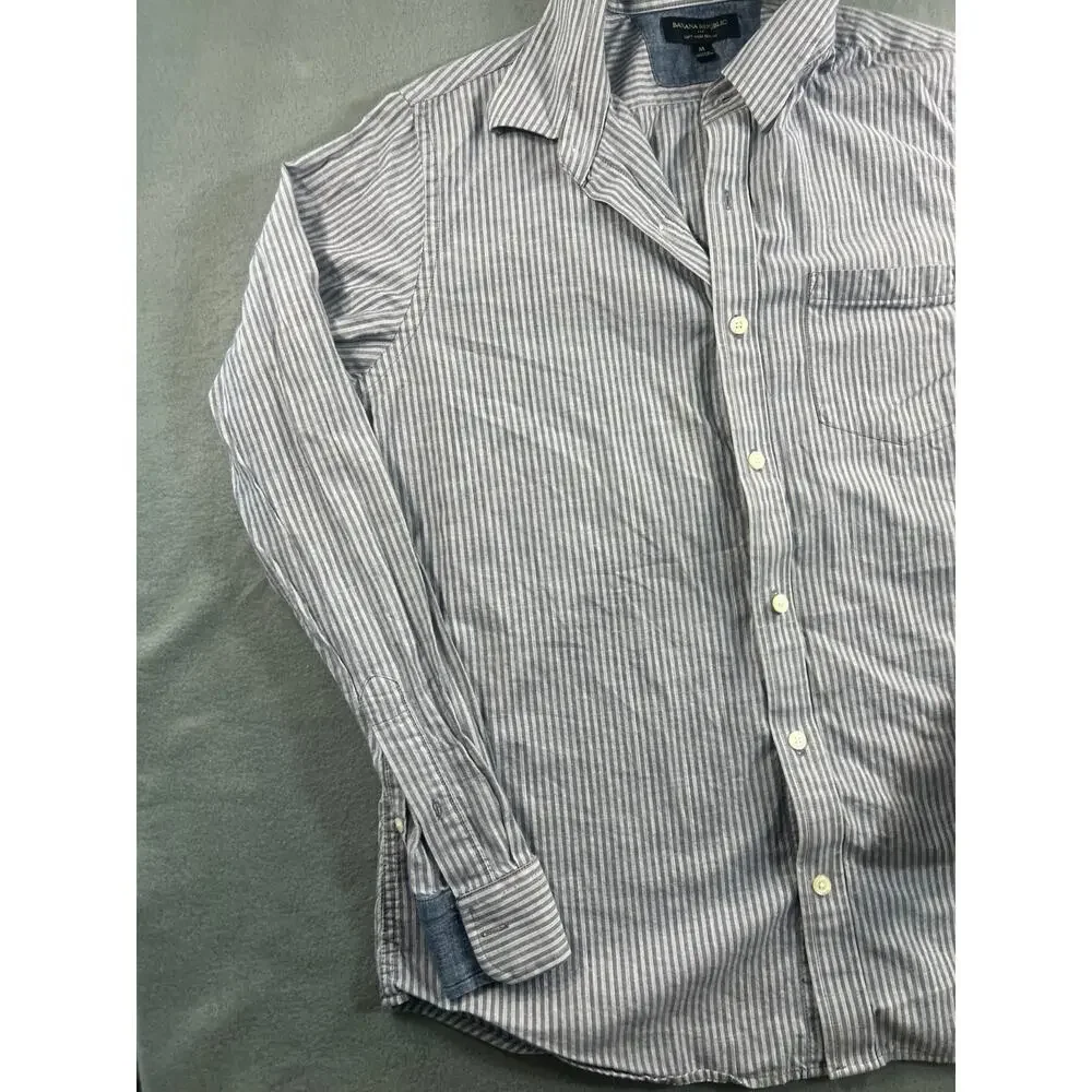 Banana Republic Dress Shirt Men's Classic Fit Striped SIZE Medium